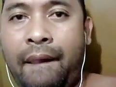 Gay Sex : Indonesian Bear with small dick jerk off