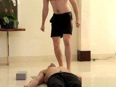 YOGA STRETCHED GAY SESSION