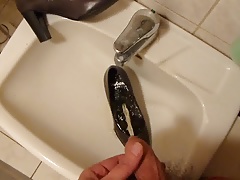 Piss in wifes grey high heel shoe