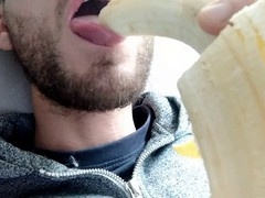 Jomilove giving a passionate blowjob to a banana