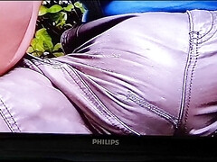 Risky wanking in the park