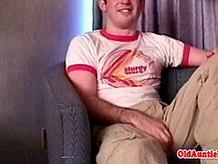 Amateur jocks bj joy with a thirsty old hunk