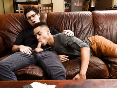 Beaux Banks and Will Braun try anal on the sofa