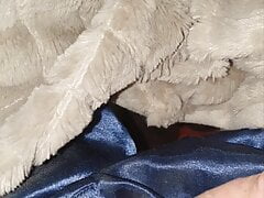 Master Ramon jerks off under his cozy blanket, leak!