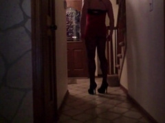 CD Ashlee waiting for pizza delivery in her high heels! 5