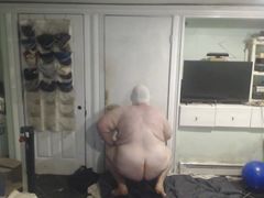 FatAssSmalldick tries to squat. Very badly out of shape