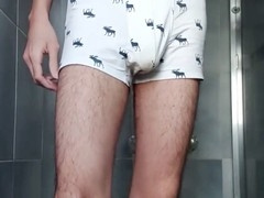 watch a twink get off before taking a shower