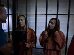 18 años, Rubia, Estilo perrito, Corridas faciales, Fetiche de pies, Cárcel, Coño, Tetas