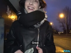 Sucer une bite, Voiture, Tchèque, En levrette, Branlette thaïlandaise, De plein air, Pov, Public