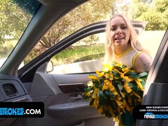 Sucer une bite, Pom pom girl, Gorge profonde, En levrette, Hd, Seins naturels, Chevaucher, Adolescente