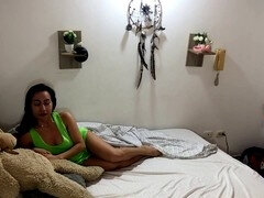 Enthousiasteling, Vingeren, Huisgemaakt, Lesbisch, Masturbatie, Orgasme, Geschoren, Tiener