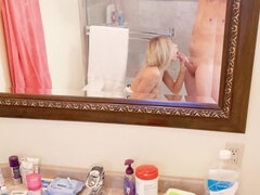 Blonde, Sucer une bite, Frère, Preservatif, Éjaculer dans la bouche, Culottes ou slips, Cheveux courts, Adolescente