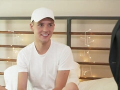 18, デカチン, フェティッシュ, 手コキする, Hd, 熟年, タトゥー, ティーン