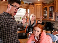 Grote lul, Aangekleed, Hondjeshouding, Pop, Klein, Mager, Tiener, Tieten likken