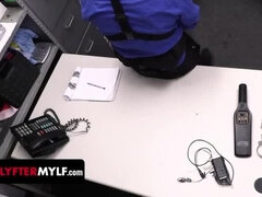 Lindsey Lakes, the Pastor's Spouse, Busted Shoplifting at the Mall - MallCriminalsMYLF