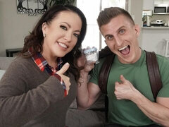 18 jaar, Grote kont, Grote mammen, Pijpbeurt, Compilatie, Hondjeshouding, Keuken, Tiener