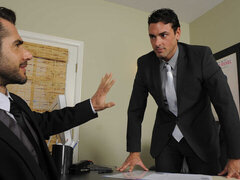 ゲイ, オフィス