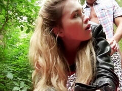 デカ尻, ブロンド, フェラチオ, バック, お金, アウトドア, ティーン, オッパイの