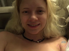 Rubia, Novia, Orgasmo, Al aire libre, Pequeña, Pov, Coño, Voyeur