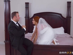 Gros cul, Grosse bite, Gros seins, Sucer une bite, Rondelette, Hard, Actrice du porno, Nénés