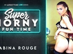 Brunette brune, Branlette thaïlandaise, Masturbation, Rasée, Solo, Dénudage, Adolescente, Webcam