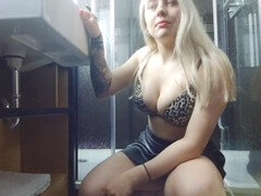 Salle de bains, Bondage domination sadisme masochisme, Derrière les coulisses, Branlette thaïlandaise, Lesbienne, Maîtresse, Orgasme, Adolescente