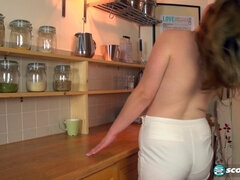 デカパイ, ブロンド, 巨乳な, キッチン, オナニー, 天然, 一人, オッパイの