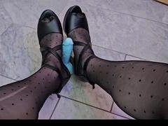 Sadomasochismus, Crossdresser, Spermaladung, Dildo, Füsse, Fussjob, Handjob, Pov