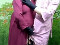 バイセクシャル, フェラチオ, 手コキする, 人妻の, 旦那, インド人, レズビアン, 母