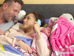 Enthousiasteling, Slaapkamer, Pijpbeurt, Likken, Natuurlijke tieten, Slipje, Mager, Tiener