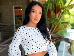 Anal, Cul, Sucer une bite, Doigter, Branlette thaïlandaise, Mère que j'aimerais baiser, Dénudage, Jouets