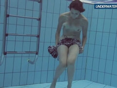 18 летние, Хд, Голышом, Бассейн, На публике, Русские, Сиськи, Под водой