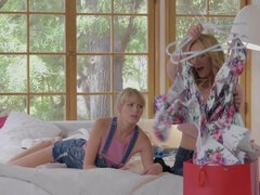 ブロンド, 毛深い, レズビアン, なめる, 淫乱熟女, 小柄, 義母, タトゥー