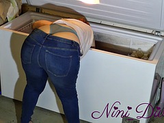 My hot stepsisters huge round ass is stuck in the freezer! Lets fuck her!