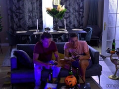 Aziatisch, Pijpbeurt, Bruinharig, Hardcore, Orgie, Klein, Tiener, Trio