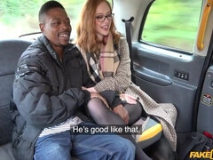 Grosser schwanz, Blasen, Auto, Hundestellung, Behaart, Handjob, Rotschopf, Titten