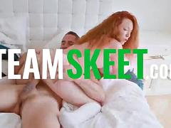 Grote lul, Bruinharig, Sperma shot, Handbeurt, Hardcore, Mager, Tiener, Tieten likken