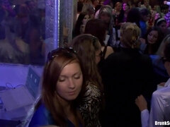 デカチン, フェラチオ, 巨乳な, ハードコア, 自然山雀, オージー, 公共, オッパイの