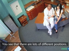 Engañando, Médico, Penetracion con dedos, Pajear, Enfermera, Uniforme, Virgen, Voyeur