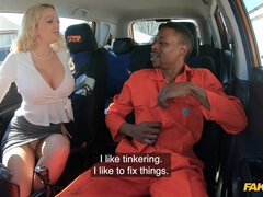 Grosser schwanz, Blasen, Auto, Hardcore, Interrassisch, Lecken, Im freien, Titten