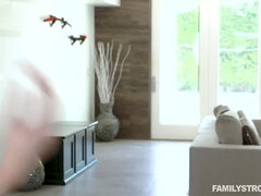 Grote kont, Grote lul, Blond, Man die toekijkt, Dochter, Diep in de keel, Sperma in gezicht, Fetisj