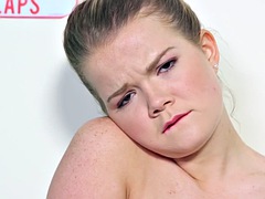 Blonde, Brunette brune, Pom pom girl, Masturbation, Solo, Adolescente