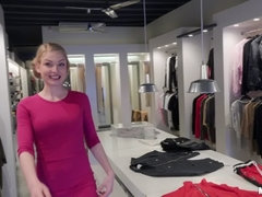 Блондинки, На публике