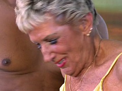 Grosse bite, Gros seins, Blonde, Tir de sperme, Noir ébène, Mamie, Interracial, Mère que j'aimerais baiser