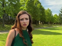 Schönheit, Grosser schwanz, Schlampe, Europäisch, Natürlichen titten, Nylon, Im freien, Ablutschen