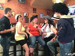 Arsch, Schönheit, Blondine, Geile alte tussi, Gruppe, Mutti, Stiefmutter, Titten