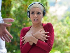 Schwarz, Blondine, Handjob, Riesig, Masturbation, Piercing, Kurzes haar, Tätowierung