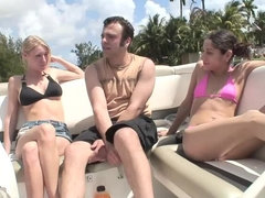 18 jaar, Bruinharig, Sperma in gezicht, Hardcore, Natuurlijk, Buiten, Tiener, Tieten likken