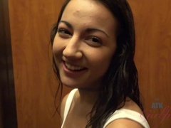 Amateur, Brunette brune, Robe, Nue, Pov, Chaussettes, Gicler, Nénés