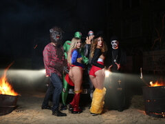 Laarzen, Dubbele penetratie, Kwartet, Grappig, Groep, Orgie, Rijden, Tieten likken